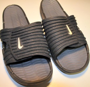 nike shower slippers