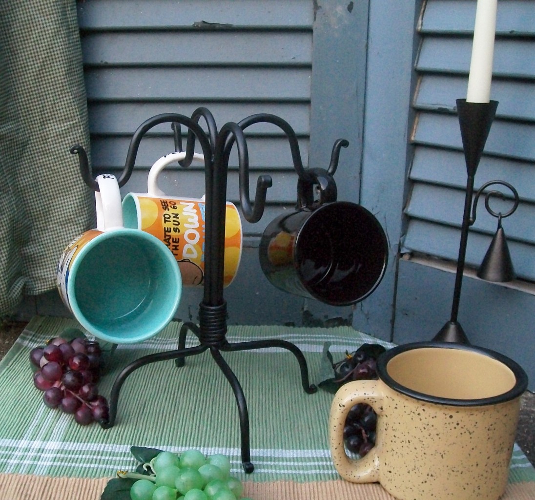 4 Hook Coffee Cup Mug Tree Stand Holder / Rack - Black Wrought Iron