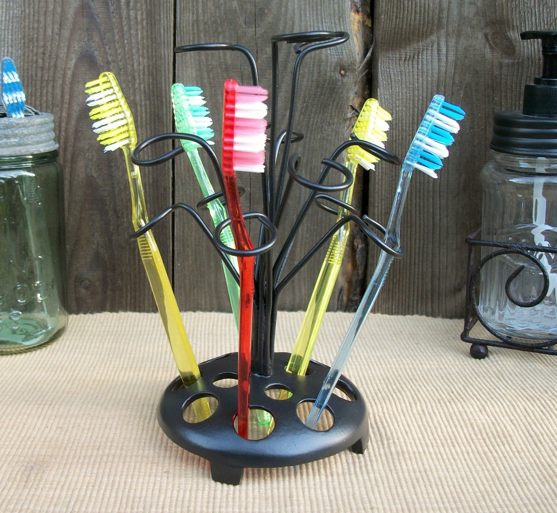 Vtg Antique Style Metal Flower Frog Toothbrush HolderPrimitive Country