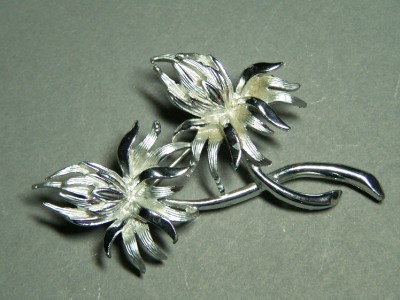 Vintage Costume Jewelry Silver Tone Double Flower Pin