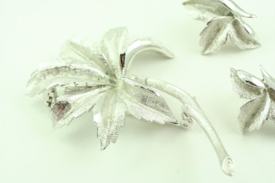 Costume Vintage Jewelry on Vintage Costume Jewelry Silver Coro Leaf Brooch Set Ebay