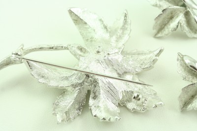 Costume Vintage Jewelry on Vintage Costume Jewelry Silver Coro Leaf Brooch Set Ebay