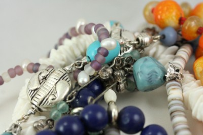 Plastic Costume Jewelry on Vintage Costume Jewelry Necklace Lot Shell Plastic Lucite Beads Ebay