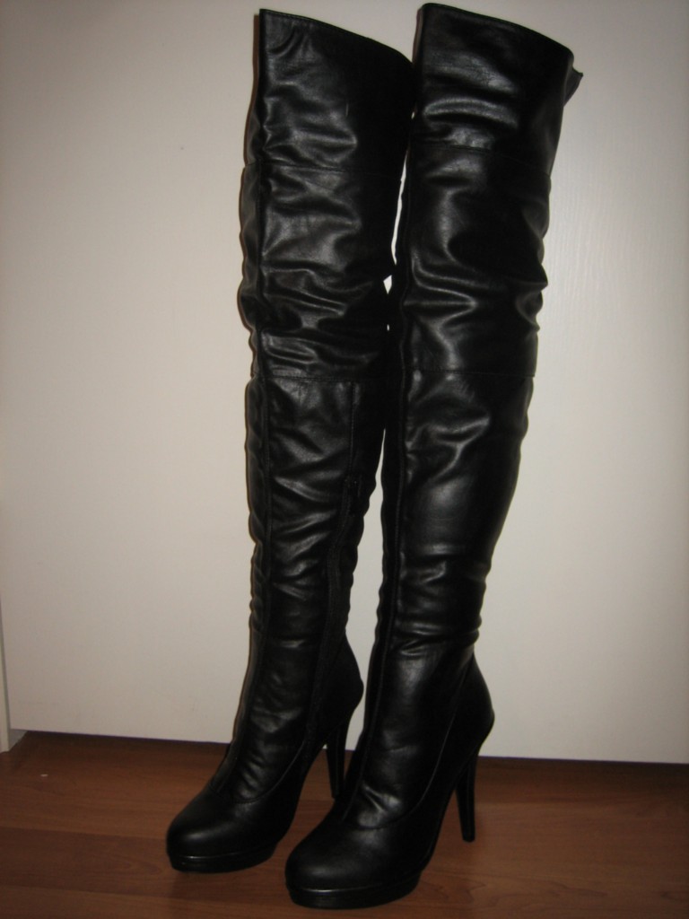 round toe high heel boots