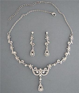 Wonderful Swarovski Crystal Jewelry Set ss9