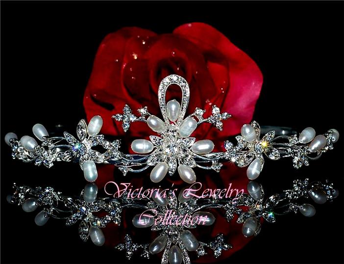 Bridal tiara with freshwater pearls