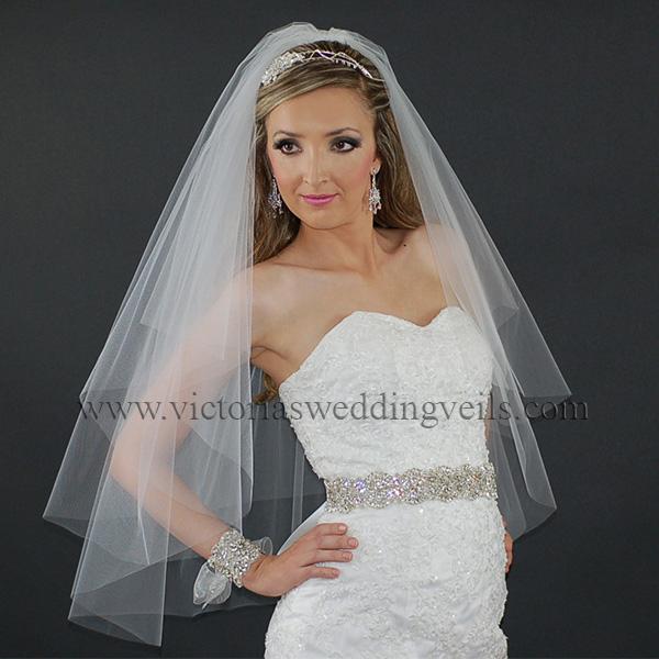 wedding veil with cut edge