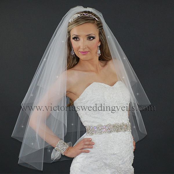 wedding veil with cut edge