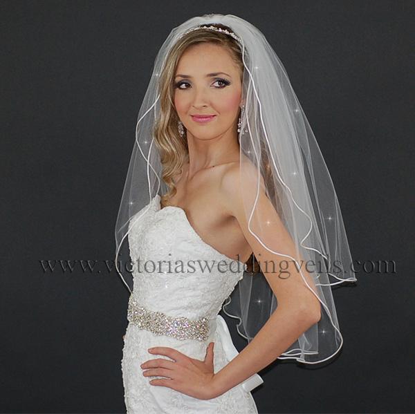 white bridal veil accesories