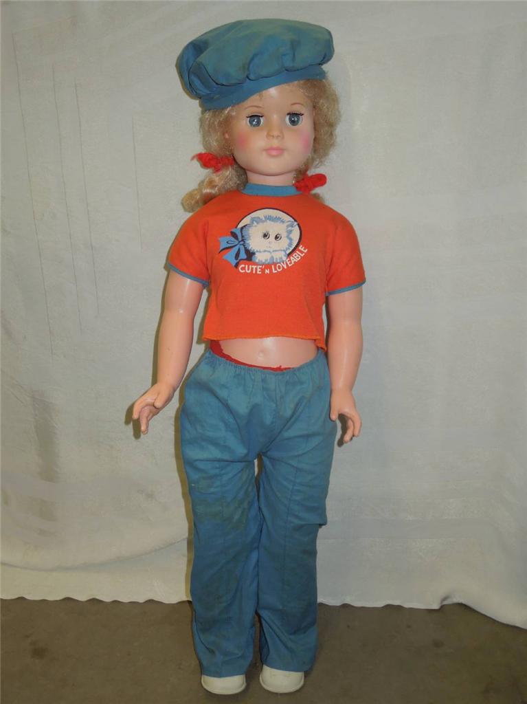 VINTAGE EEGEE WALKING DOLL 32 INCHES TALL BLINKING BLUE EYES PLAYPAL STYLE DOLL eBay