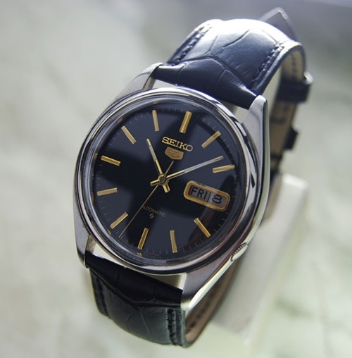 seiko 5 day date automatic