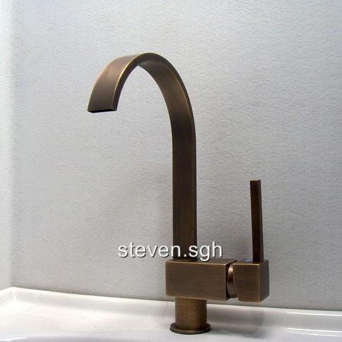 eBay Image Hosting at www.auctiva.com