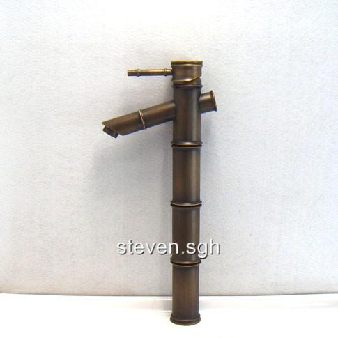 eBay Image Hosting at www.auctiva.com