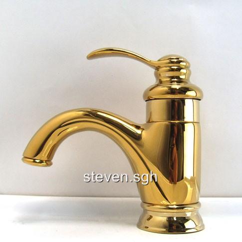 eBay Image Hosting at www.auctiva.com