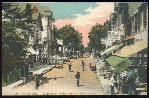 Postcard - La Baule, France, L'avenue de la Gare