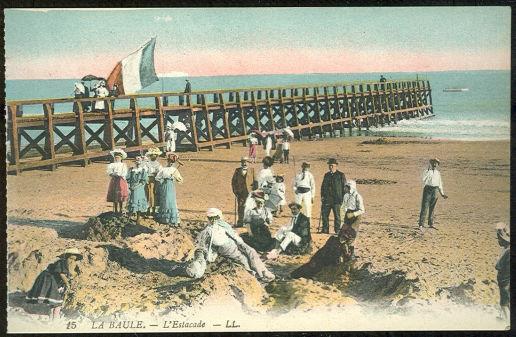 Postcard - Beach Scene at la Baule, France L'estacade