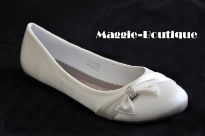 Ivory Wedding Pumps on Satin Ivory Wedding Pumps 3 4 5 6 7 7 5