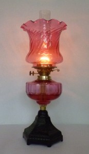 Cranberry  Lamp on Beautiful Victorian Cranberry Oil Lamp Replaced Lead Crystal Shade