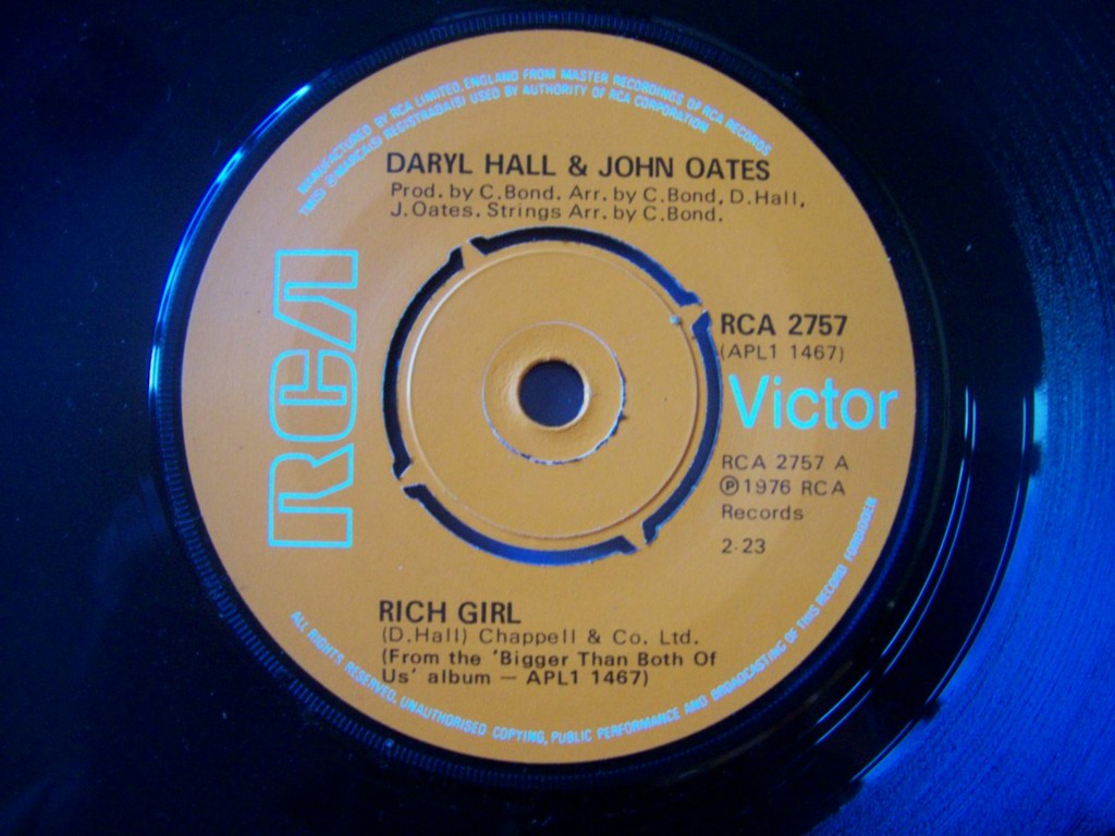 Daryl Hall + John Oates - Rich Girl