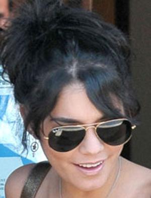 Vanessa Hudgens - Ray-Ban - 3025