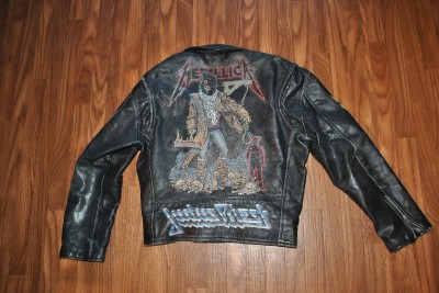 DESCRIPTION:This is an original authentic RARE vintage 1980s heavy motorcycle leather jacket with metallica, judas priest, skid row, megadeath all on the