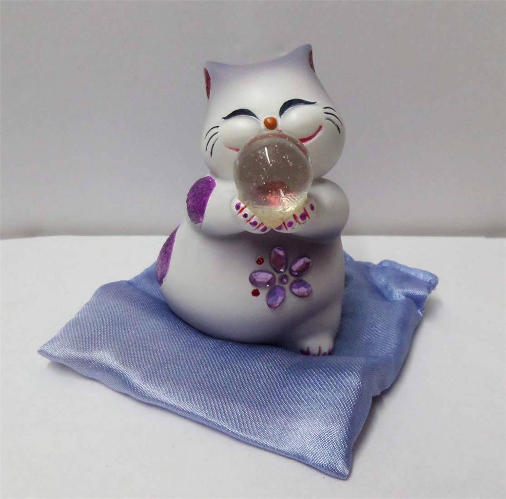 New 3.75" Maneki Neko Lucky Cat Cutie Jewel Cat Figure w/ Pillow Purple - Picture 1 of 1