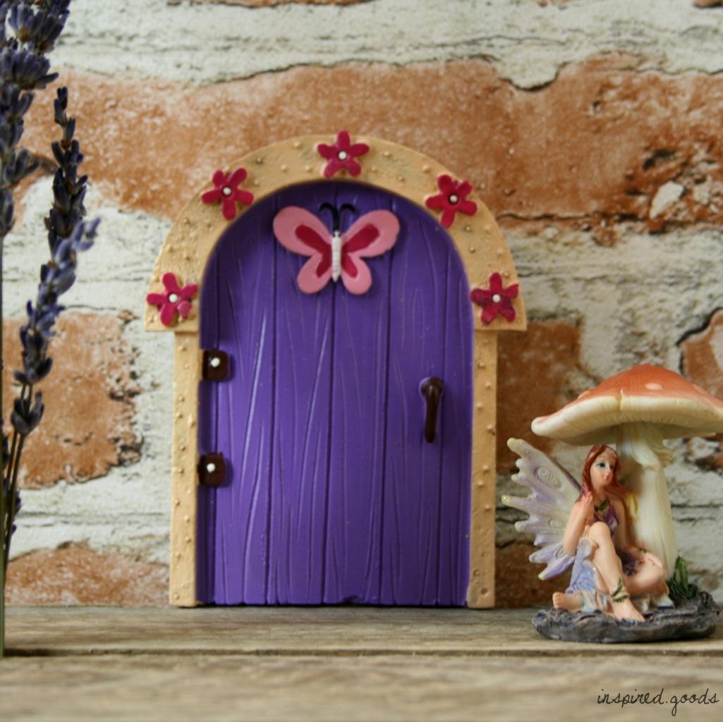 Magical Fairy Door Garden Ornament With Mini Faerie Toadstool Set