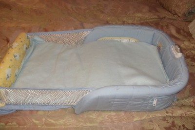 Baby Sleeper on Close And Secure Sleeper Baby Bed Ebay