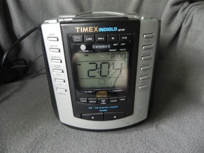 TIMEX INDIGLO AM FM CD STEREO DIGITAL DUAL ALARM CLOCK RADIO MODEL