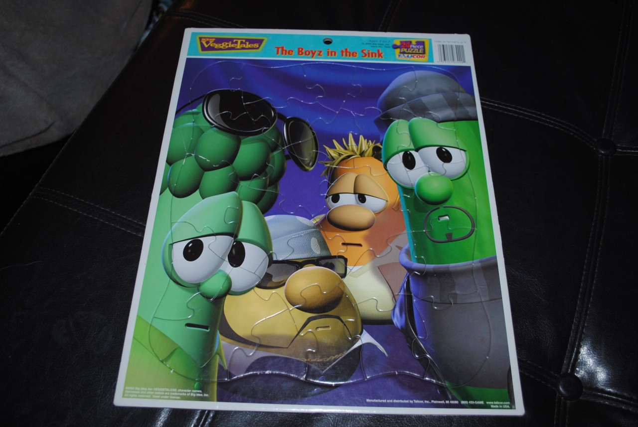 Veggie Tales Frame Tray Puzzle Boyz in the Sink Larry Cucumber Junior