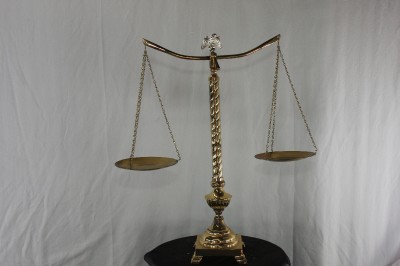SCALES OF JUSTICE VINTAGE SOLID BRASS SCALES WITH EAGLE