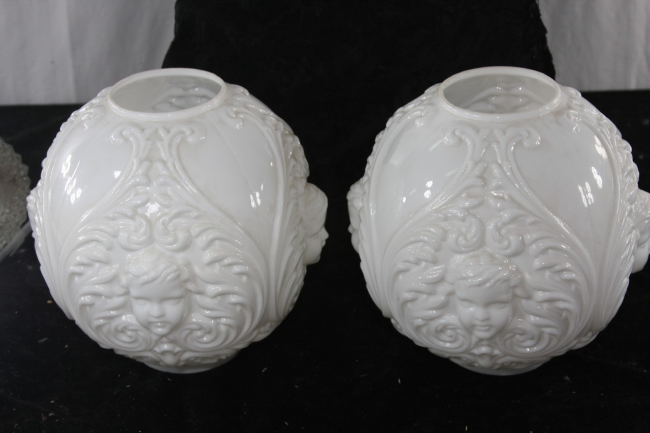 GONE WITH THE WIND LAMP FENTON SHADES CHERUB 12" X 12"