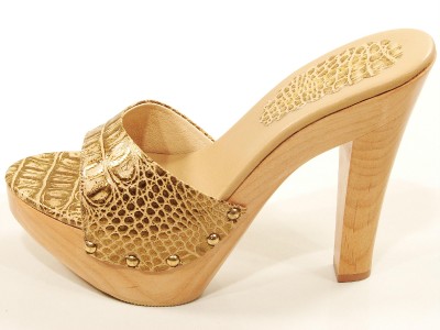 Pin by Jehmimah Gare on foot wear in 2021 | Sandals, Slide sandals outfit, Wooden sandals