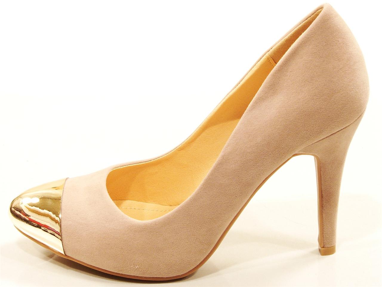 tan heel pumps