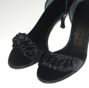 salvatore ferragamo satin pumps
