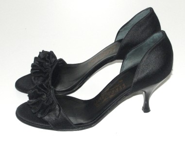 salvatore ferragamo satin pumps