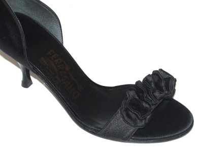 salvatore ferragamo satin pumps
