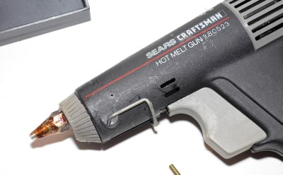 CRAFTSMAN Hot GLUE GUN & 2 TIPS #980523 w/ GUN+STICKS HOLDER KIT-FREE