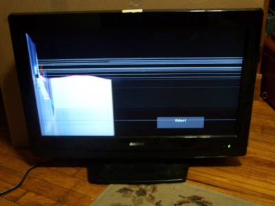 Combo on Sanyo 26 Lcd Tv Dvd Combo For Parts Model Dp26640 Asis Broken 4282112