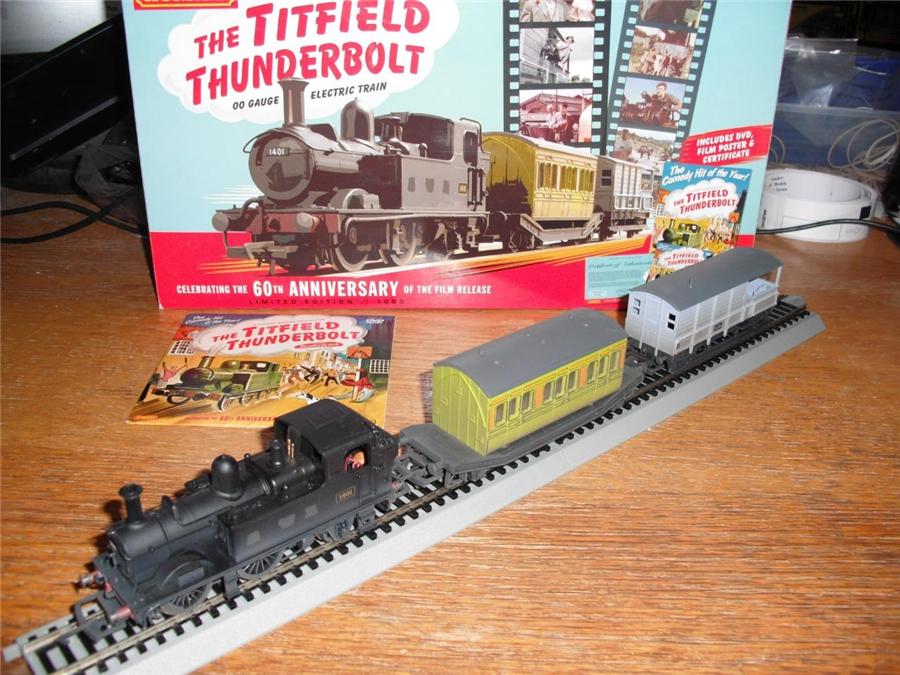 HORNBY R3186 'THE TITFIELD THUNDERBOLT' TRAIN PACK eBay