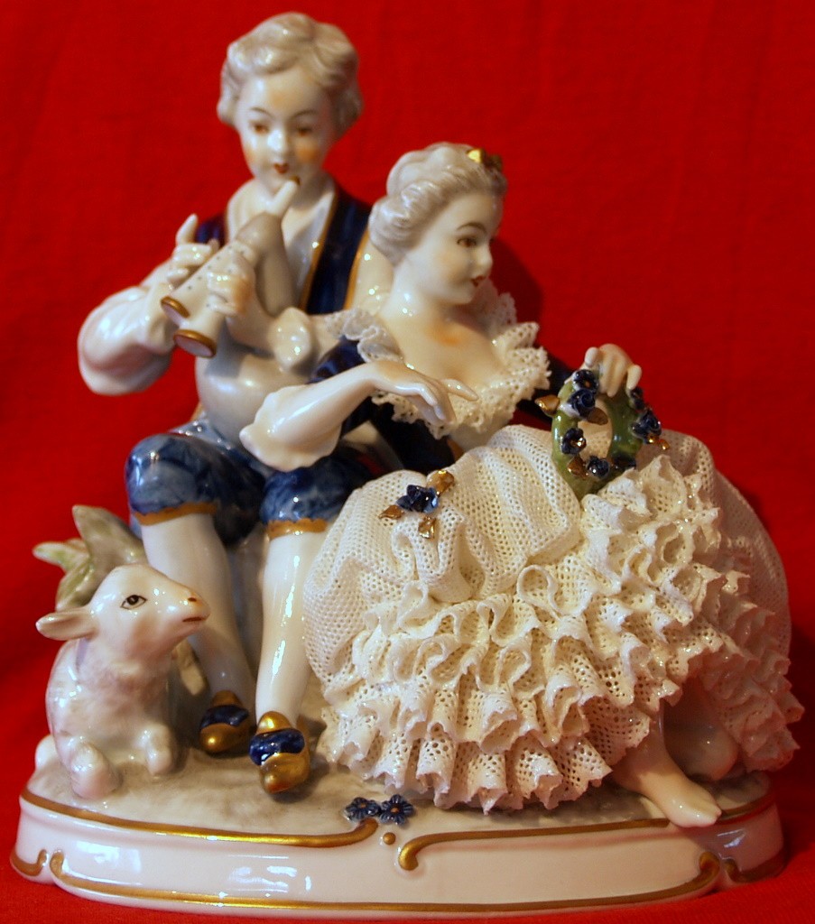 weiss figurine