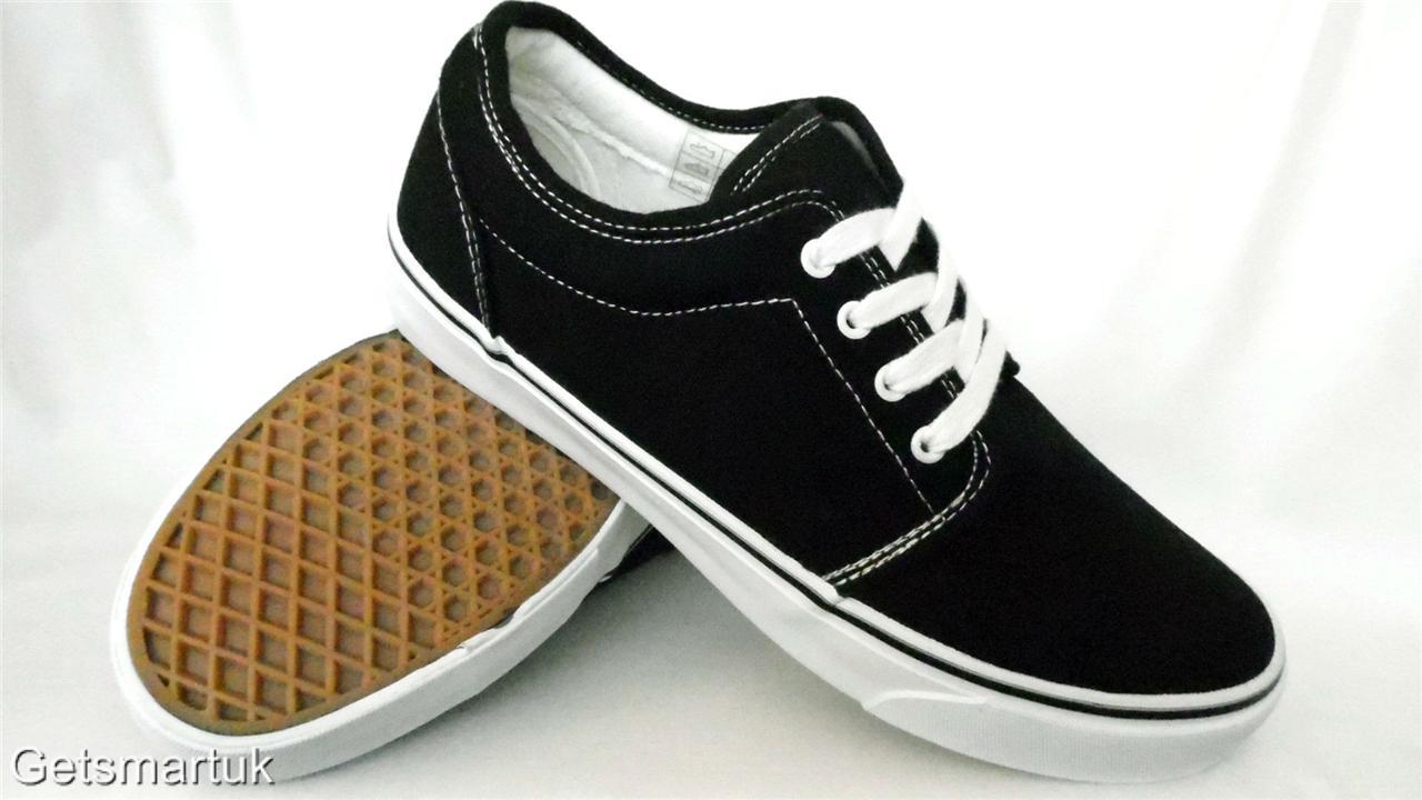 Boys black pumps Boys' School Shoes & Trainers We know parents need boys' school shoes to be hard wearing, stylish and affordable so that is exactly what we have created with our latest range. Whether in the classroom or playground, we have a selection of black lace up shoes or easy slip on formal shoes that will complement their smart trousers and shirt.
