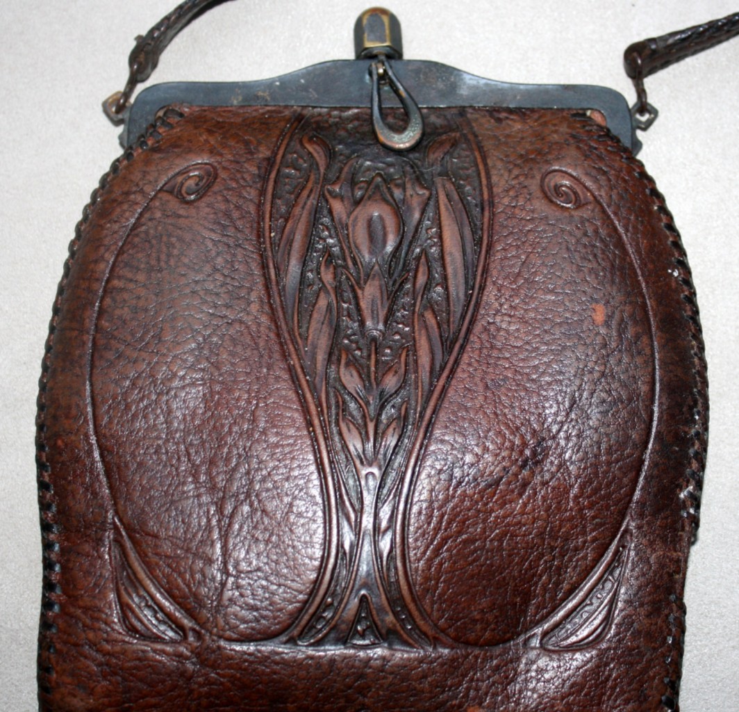Satchel vs Purse - What's the Difference? – Vintage Leather Gear