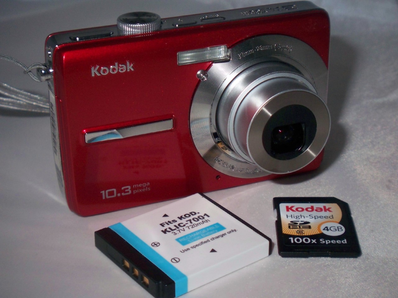 Kodak EASYSHARE M1063 10.3 MP Digital Camera Red eBay