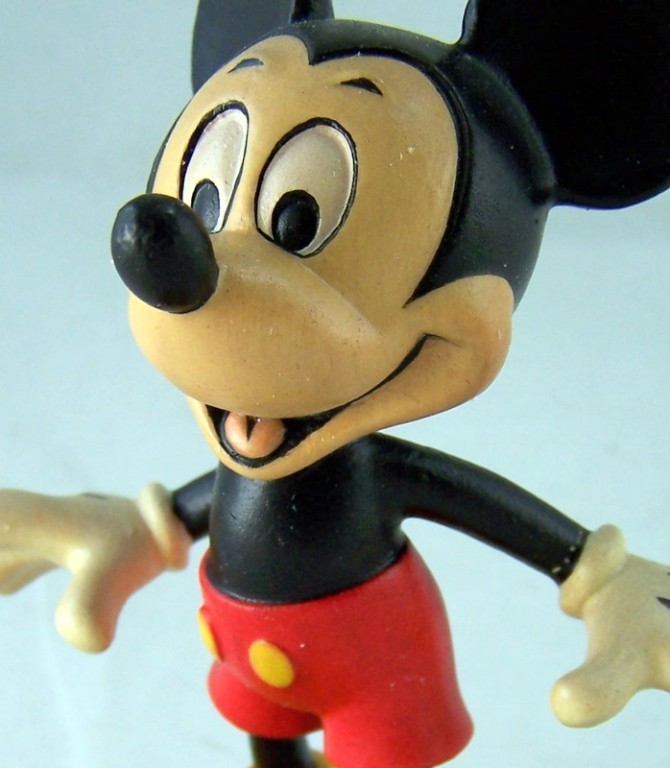 big mickey mouse statue
