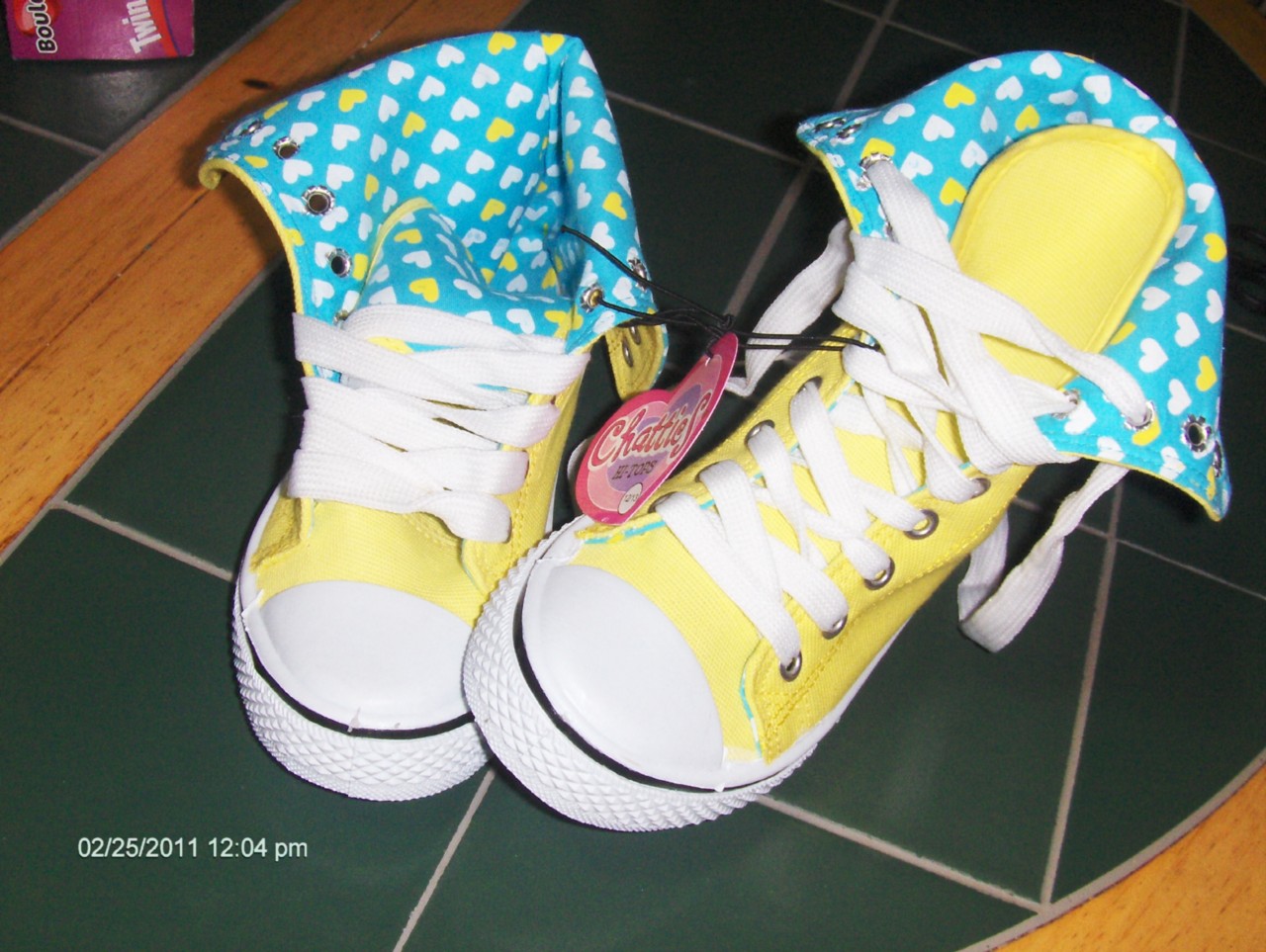 girls high top tennis shoes