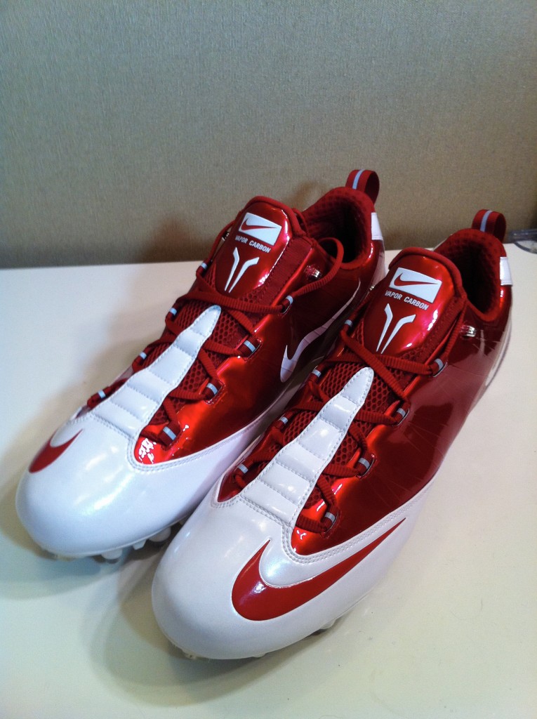 mens red nike football cleats