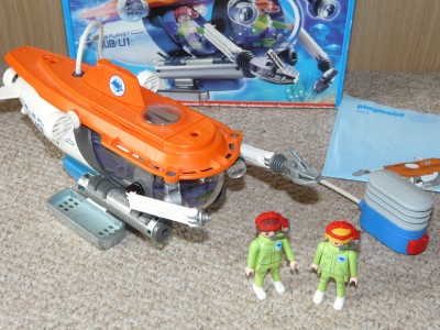 playmobil submarine with underwater motor