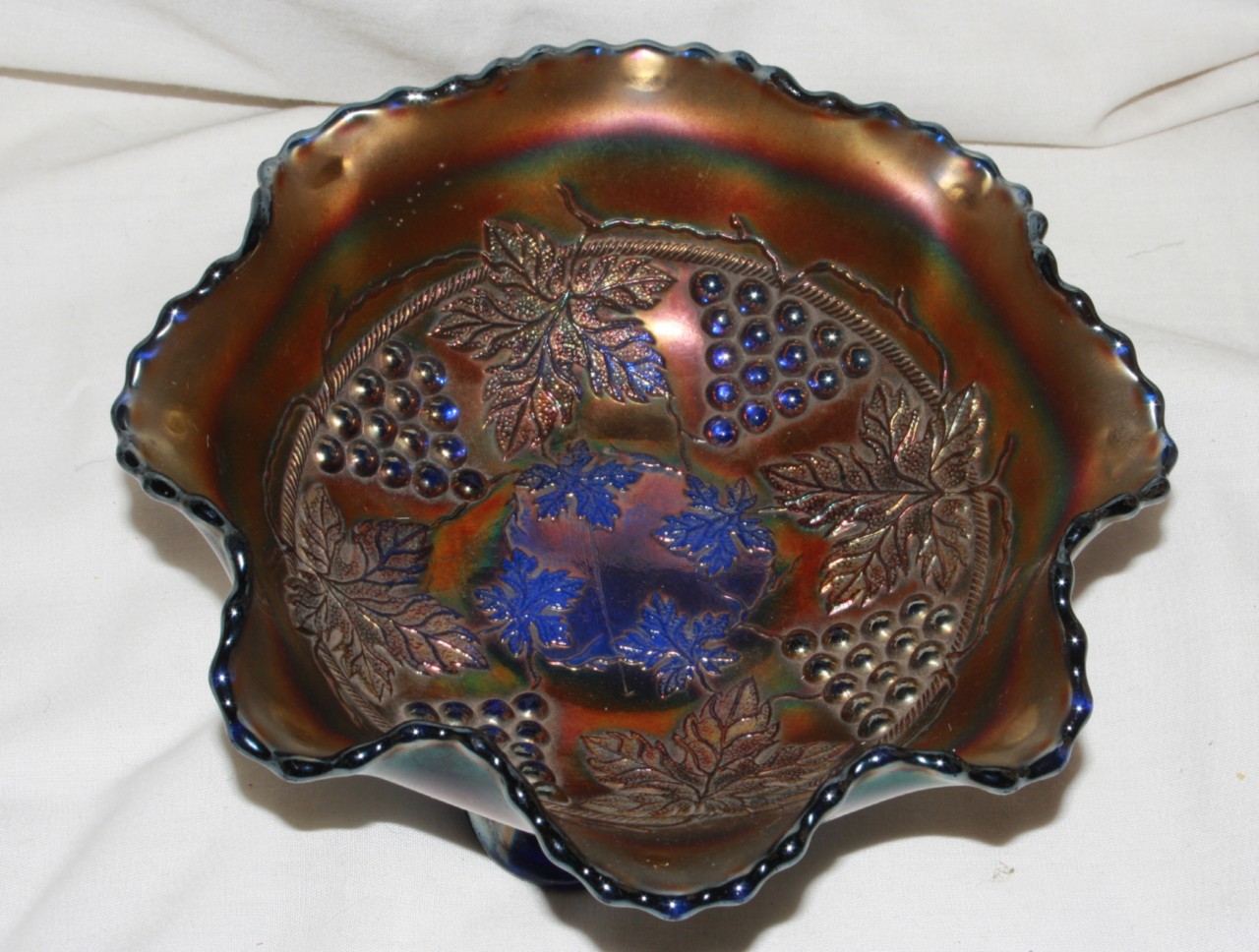 Carnival glass bowl blue grape and cable pattern eBay