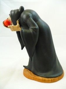 WDCC Snow White and The 7 Dwarfs Old Hag